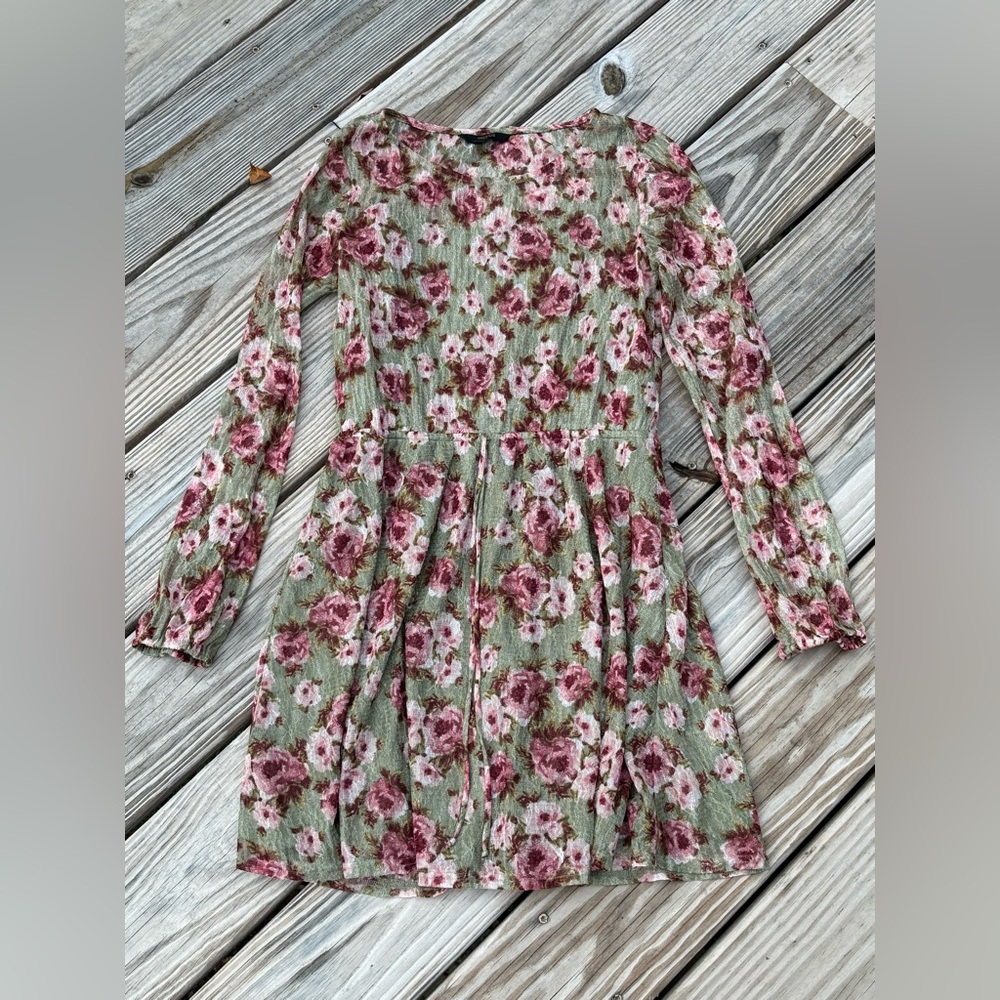 Tresics long sleeve floral dress soft lace